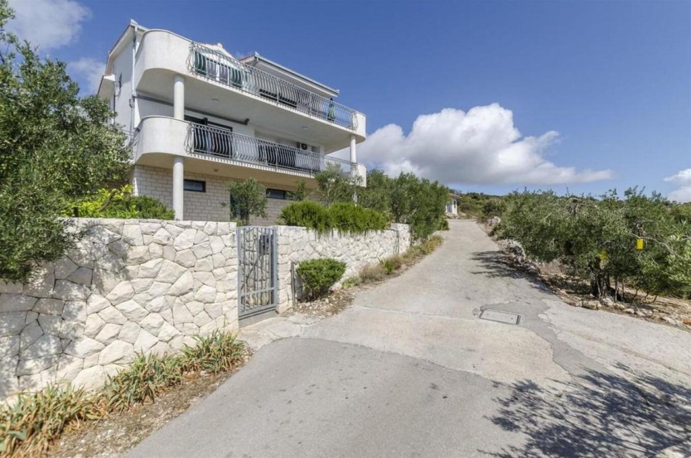 Apartments Mil - 80M From The Sea セヴィド エクステリア 写真