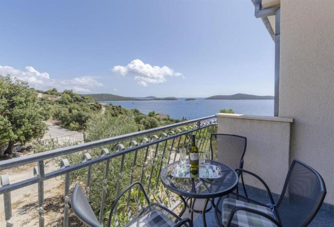 Apartments Mil - 80M From The Sea セヴィド エクステリア 写真